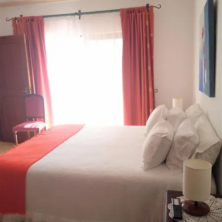 Residencia Julio بيت ضيافة 4*