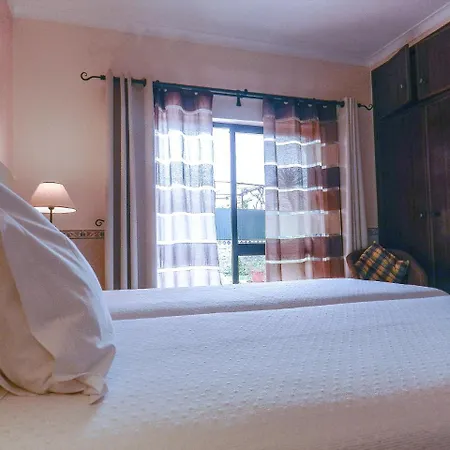 Residencia Julio بيت ضيافة 4*