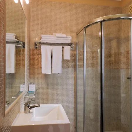 Residencia Julio 4*